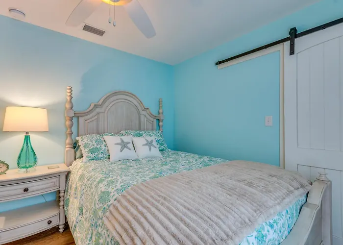 Downtown Gem: Walk To Restaurants & Palafox St! Holiday home